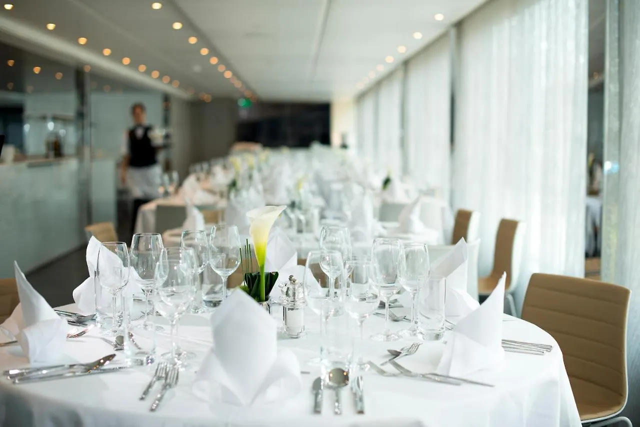 Hotel na wodzie Fairtours Hotelschiff Emerald Sun****** Frankfurt nad Menem Niemcy