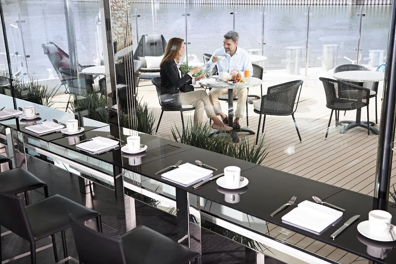 Fairtours Hotelschiff Emerald Sun****** Frankfurt nad Menem
