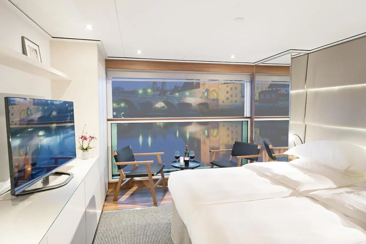 Fairtours Hotelschiff Emerald Sun****** Frankfurt nad Menem Hotel na wodzie