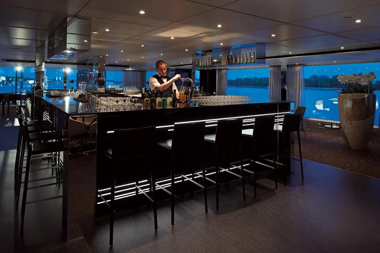 Fairtours Hotelschiff Emerald Sun****** Frankfurt nad Menem Niemcy