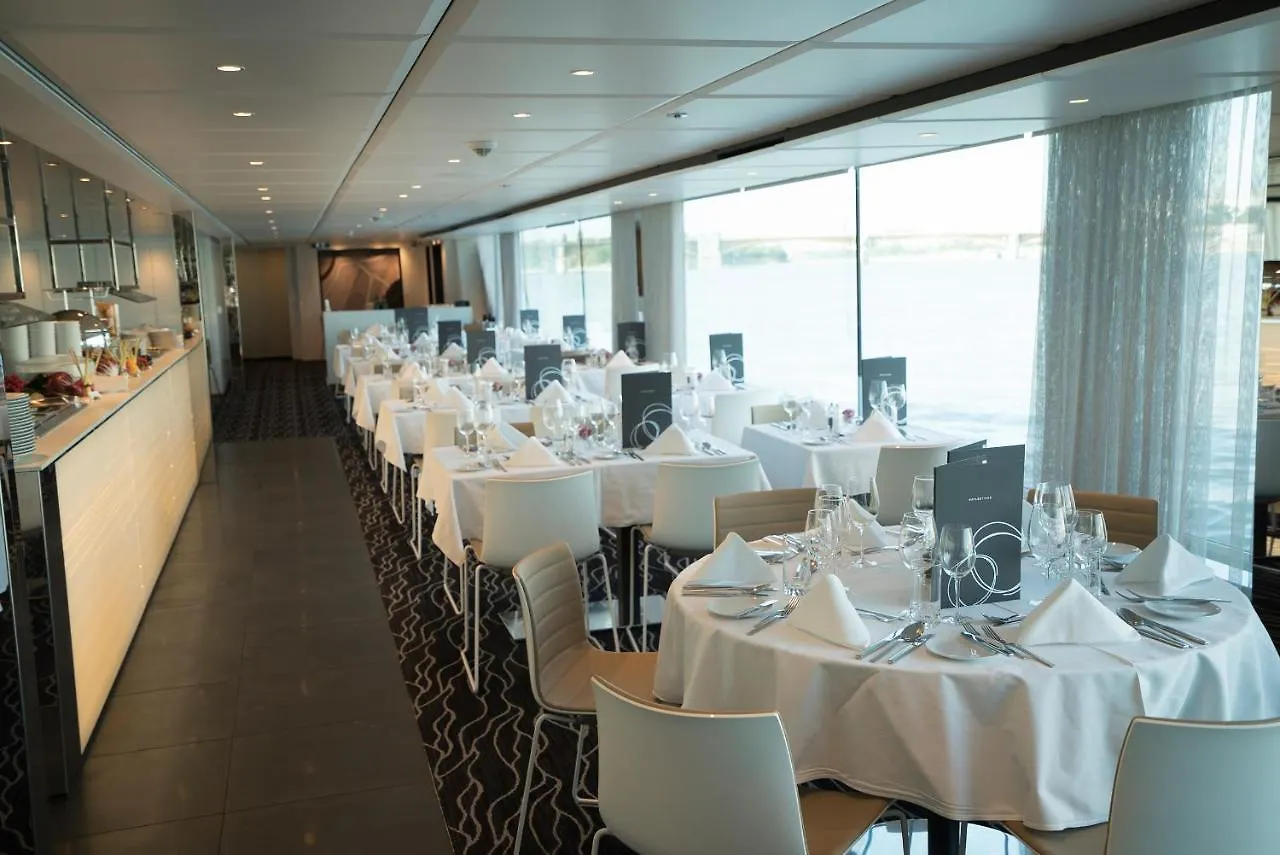 Botel Fairtours Hotelschiff Emerald Sun****** Frankfurt am Main