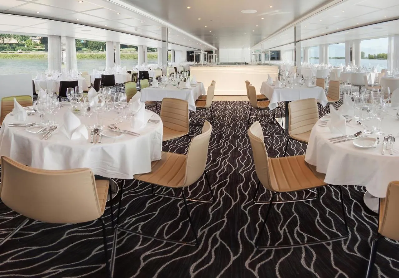 Fairtours Hotelschiff Emerald Sun****** Frankfurt am Main